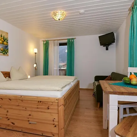 Dangl Gbr, Gaestehaus Sonnenhof - Inkl. Chiemgau Karte Apartman *